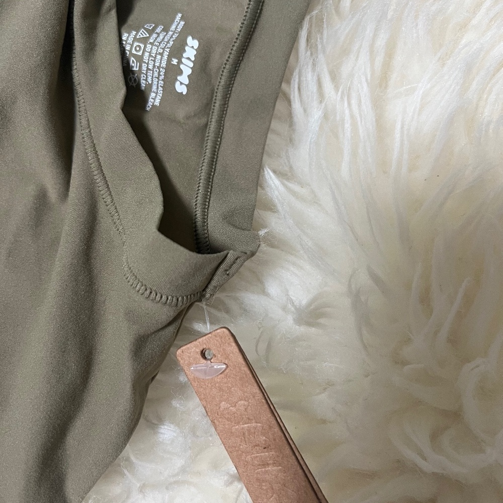 BNWT Skims crop top Khaki Green